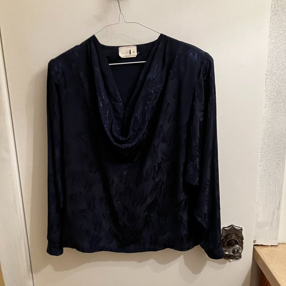 Style 1 size 6  dark blue blouse - Picture 1 of 5